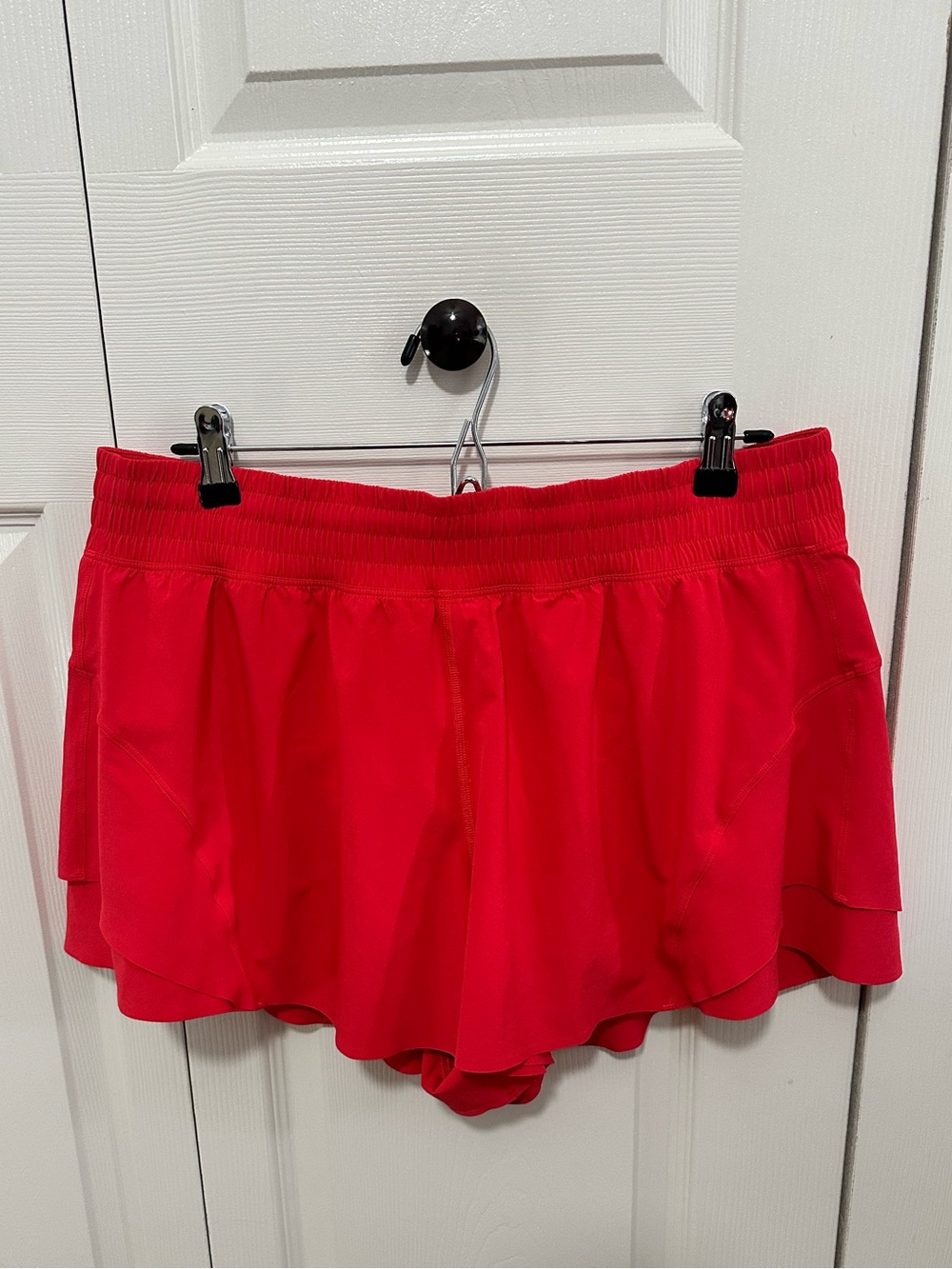 Lululemon Shake It Out High-Rise Running Short 2.5" in Red Glow Size XL EUC